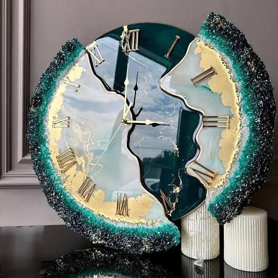 Broken Art Resin Clock